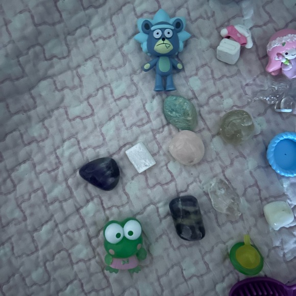 Random Toy/Trinket Set - Picture 2 of 3